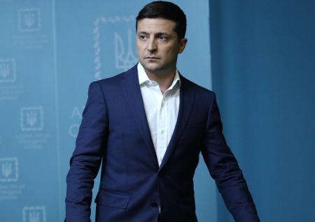 Зеленский прогулялся по Одессе с браслетом из ночного клуба