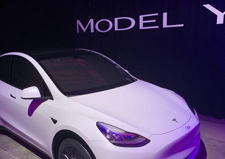 Tesla показала новый электромобиль Model Y