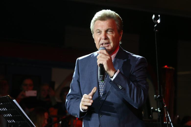Лев Лещенко