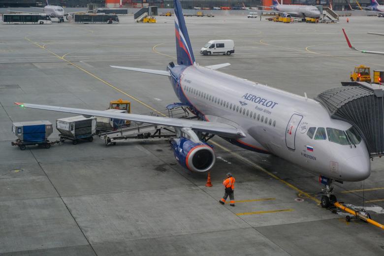 SSJ 100