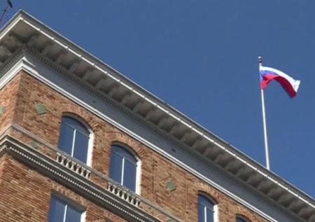 В генконсульстве РФ в Хьюстоне остались работать два дипломата