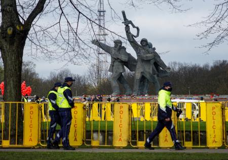 9 Мая смешали с грязью: Европа и Прибалтика объявили войну Дню Победы
