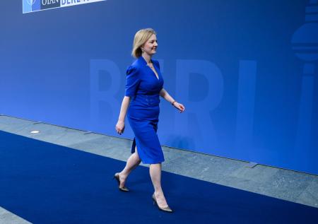 Стало известно, сколько кандидатов поборются за пост премьера Британии