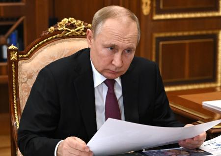 Путин с 1 января 2025 года запретил госорганам использовать иностранное ПО