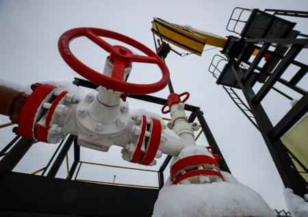 «Нас вытесняют»: аналитик рассказал, по кому бьет запрет поставок газа в ЕС