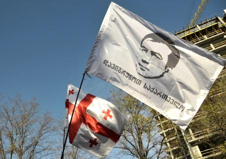 Российские туристы в Батуми «оживили» умирающего Саакашвили