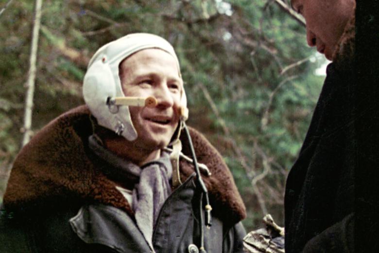 Космонавт А. Леонов после успешного приземления космического корабля «Восход-2»