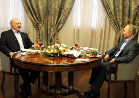 Лукашенко  заявил о зависти «братьев-россиян» к белорусам