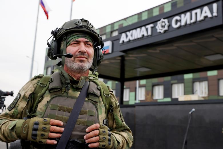 Военнослужащий в военном городке Ханкала перед отправкой в зону боевых действий в зону СВО