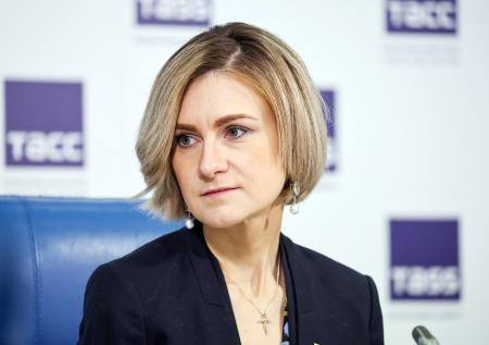 «Не успели опомниться»: Бутина о переезде в РФ многодетной семьи из Латвии