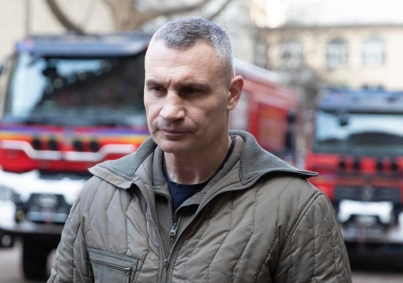 «Нарушая законы»: Кличко публично обвинил партию Зеленского
