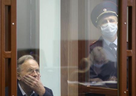 Суд закрыл заседание по делу историка Соколова