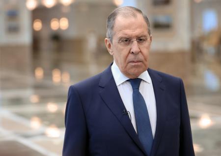 «Пусть только себе ничего не прищемят»: Лавров о железном занавесе