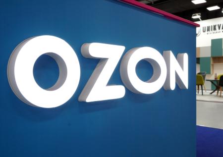 Нападение сотрудницы Ozon на посетителей в Нижнем Новгороде сняли на видео