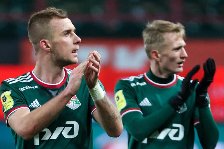 Игроки "Локомотива" Дмитрий Баринов и Сергей Бабкин (слева направо)