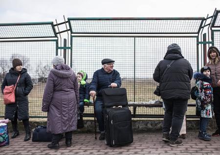 С Украины на российском бронепоезде эвакуировали 248 иностранцев