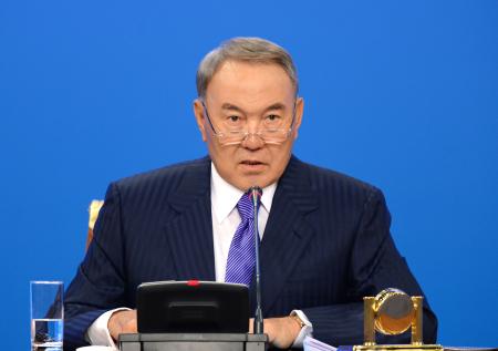 Назарбаева лишили пожизненного председательства в Совбезе и АНК
