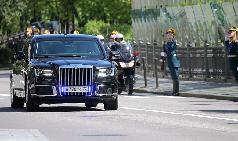 Автомобиль Aurus кортежа президента РФ