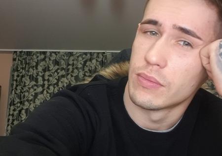 Блогера Решетникова доставили к следователю для беседы
