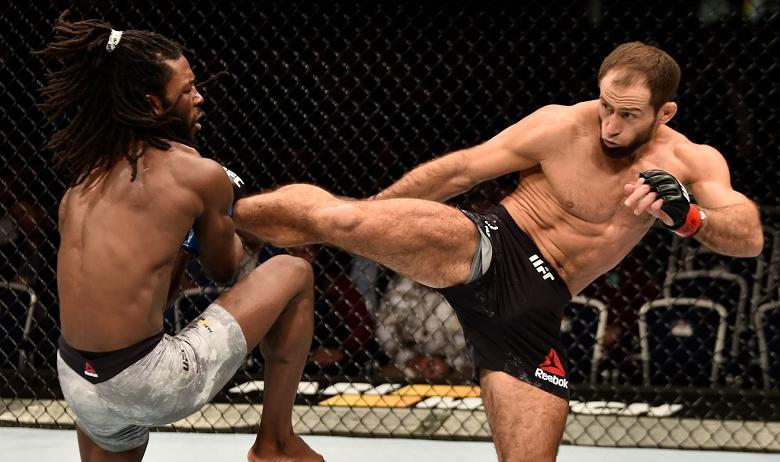 Десмонд Грин и Майрбек Тайсумов на турнире UFC Fight Night 136 в Москве