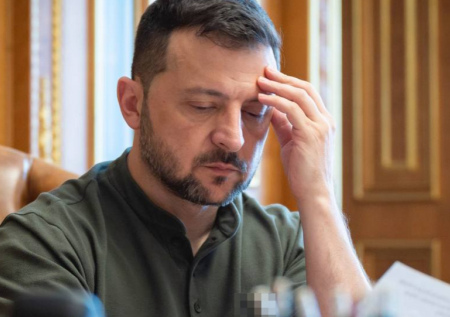 Зеленский признал рекордный отток населения с Украины