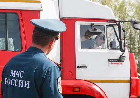 Магазин в Курской области вспыхнул после прилета дрона ВСУ
