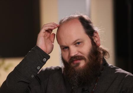 Священник Павел Островский призвал молиться за него