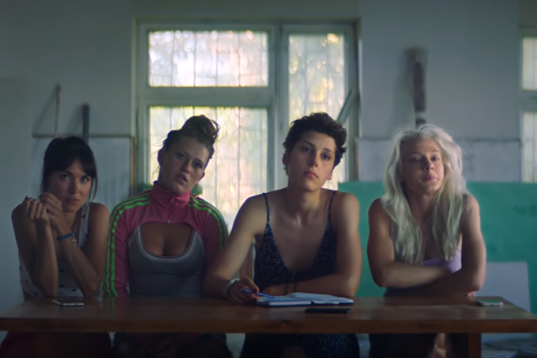 Кадр из сериала «Чики»