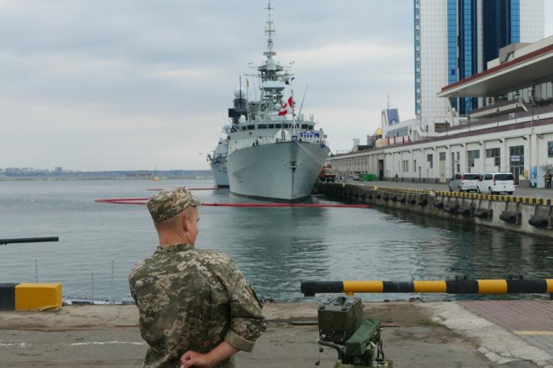 Канадский фрегат «Торонто» в морском порту Одессы