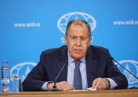 Лавров заявил, что Путин никогда не угрожал ядерной бомбой
