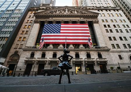 США ввели санкции на поставки в РФ двигателей и бульдозеров