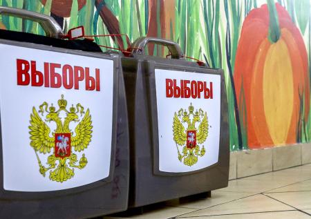 Песков заявил, что Запад вмешается в президентские выборы в России