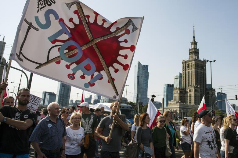 Акция протеста против коронавируса в Варшаве