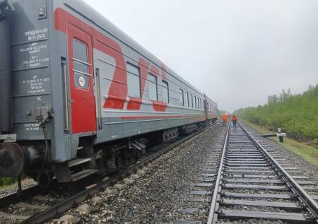 Железнодорожное движение восстановили после крушения поезда в Коми