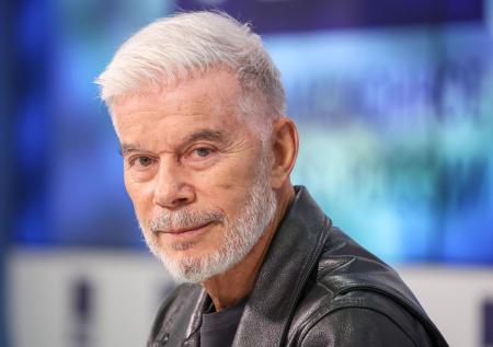 «Слава богу, что все живы»: Олег Газманов спасся из горящей фотостудии
