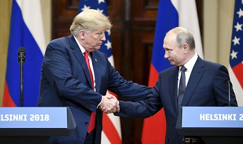Президент США Дональд Трамп и президент РФ Владимир Путин (слева направо)