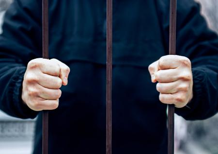 Самосуд кочергой и гвоздодером: изувера-душителя малышки зверски казнили