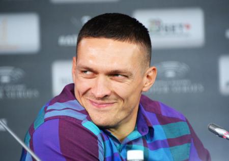 Украинский боксер отказался от титула чемпиона мира