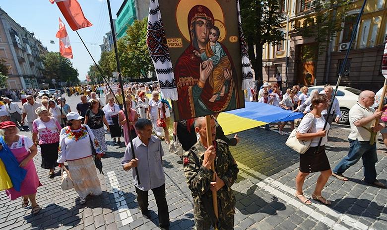 Крестный ход от Владимирского собора к памятнику князю Владимиру в Киеве