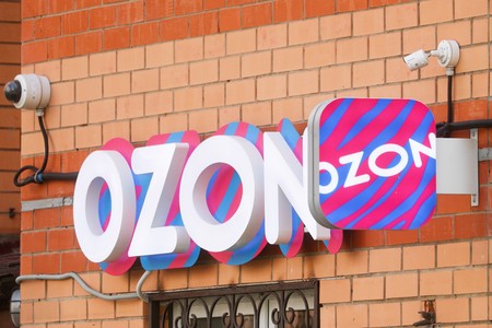 Ozon отреагировал на доставку россиянину бутылки воды вместо PlayStation 5