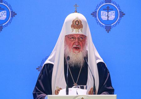 Патриарх Кирилл поднял на смех священника, воспротивившегося патриотизму