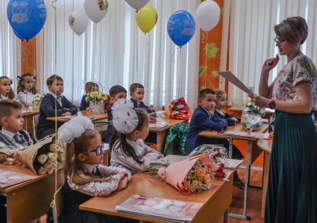 Названы лучшие подарки на День учителя