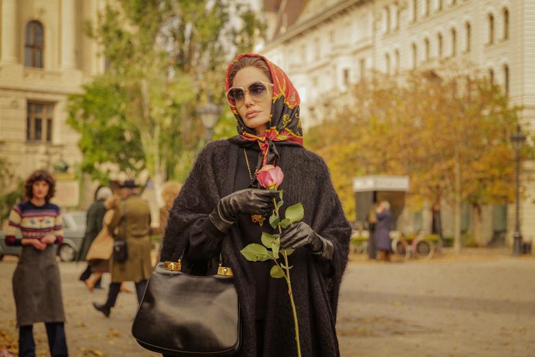 Анджелина Джоли в фильме «Мария»