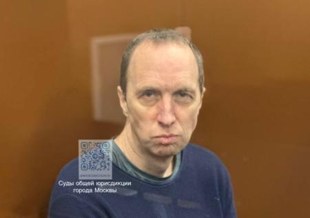 Американец отверг обвинения в нападении на женщину-полицейского в Москве