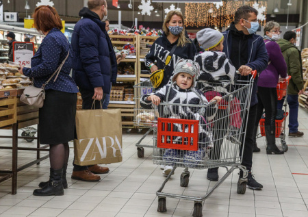 Россиянам предлагают давать по три тысячи рублей на продукты