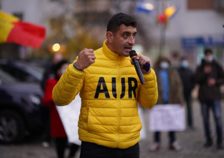 Соседнюю с Украиной страну сотряс политический кризис