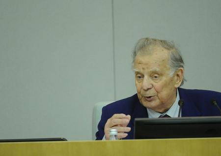 КПРФ: Жорес Алфёров победил недуг
