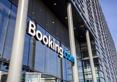 Суд впервые раскрыл выручку Booking.com в России
