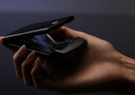 Motorola перенесла выход раскладушки с гибким экраном из-за высокого спроса