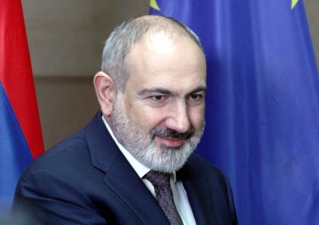 Пашинян посетил участок, через который проходила демаркация госграницы